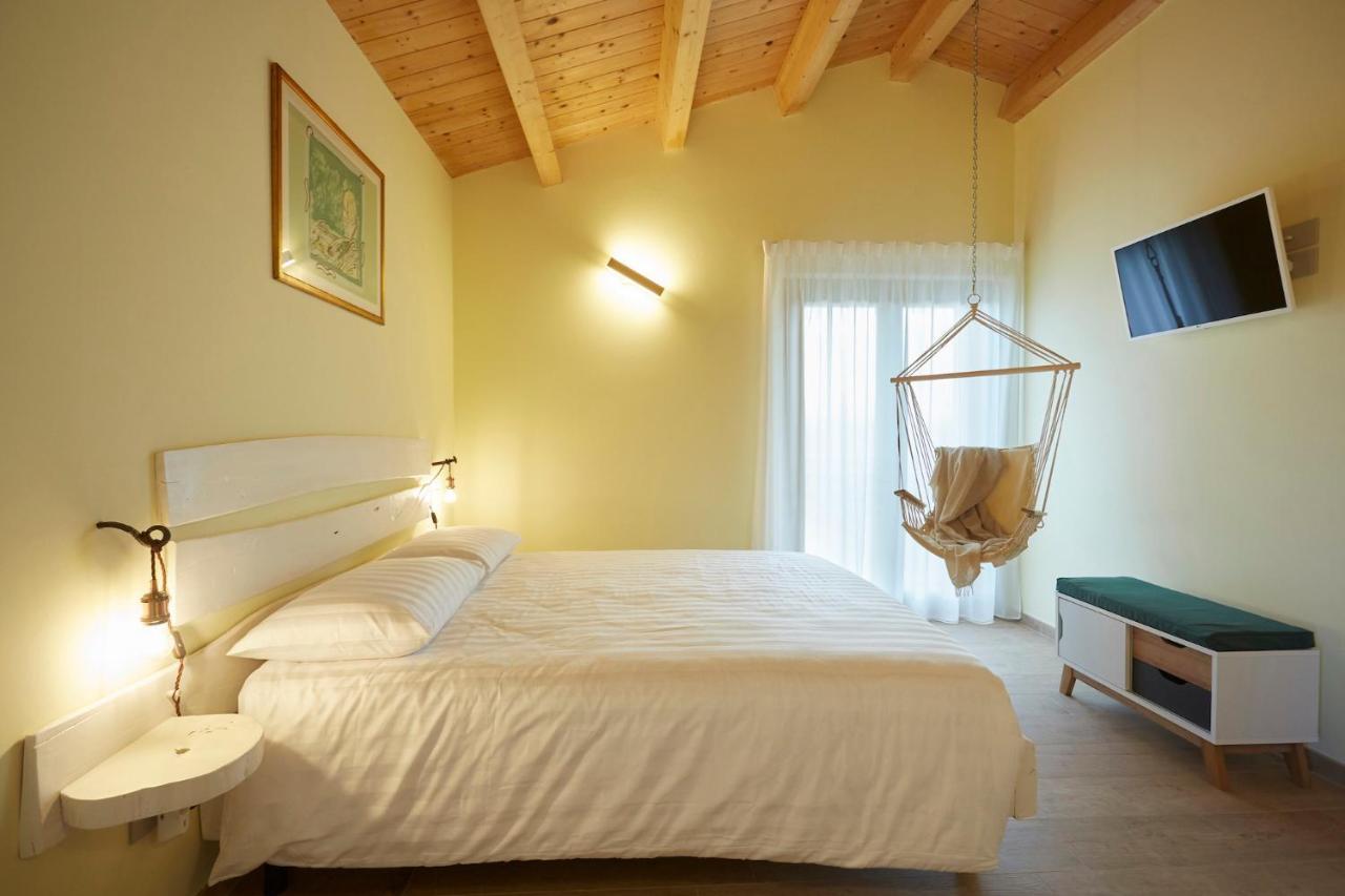 Agriturismo Nido Delle Rondini Macerata Esterno foto