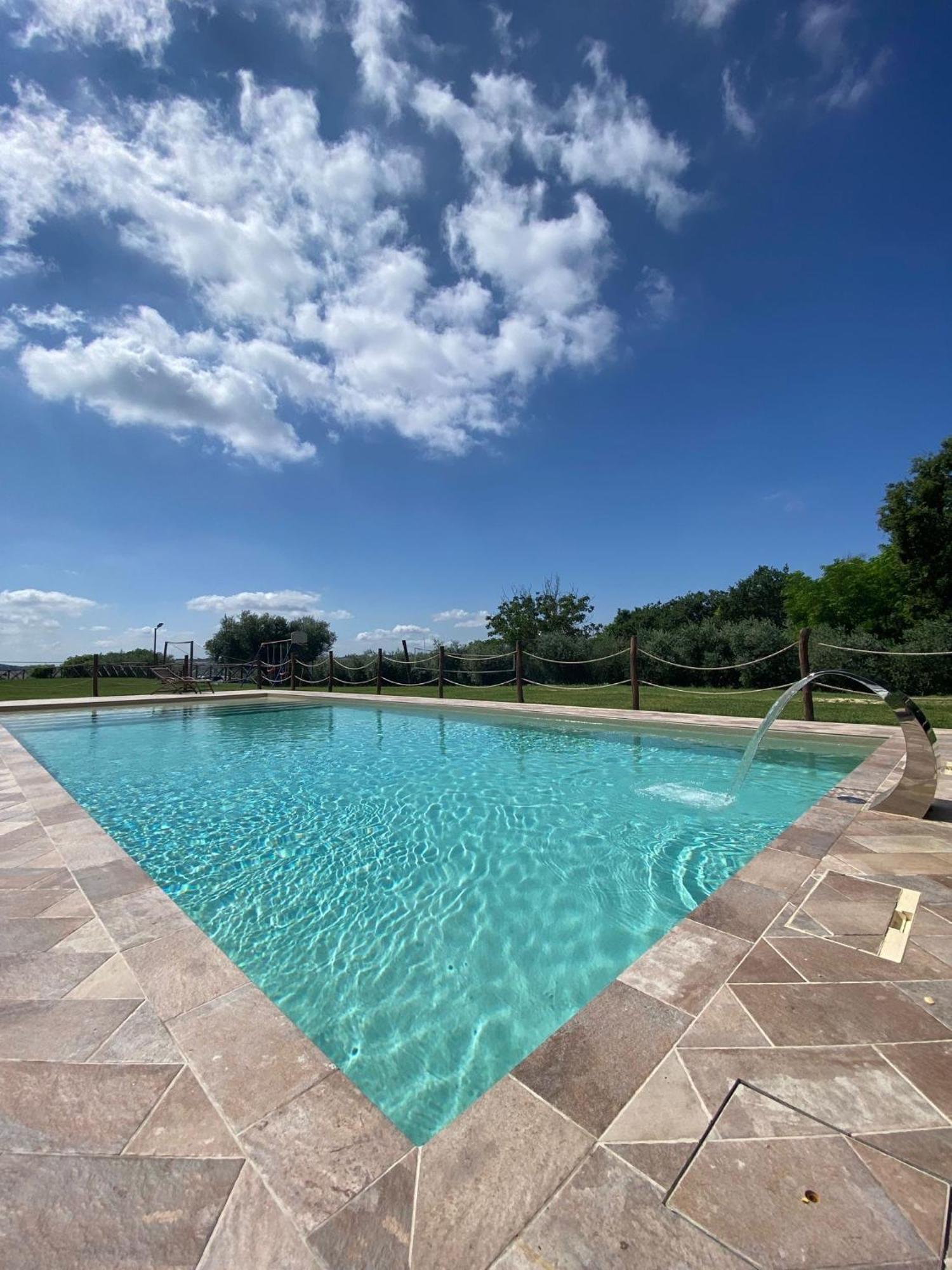 Agriturismo Nido Delle Rondini Macerata Esterno foto